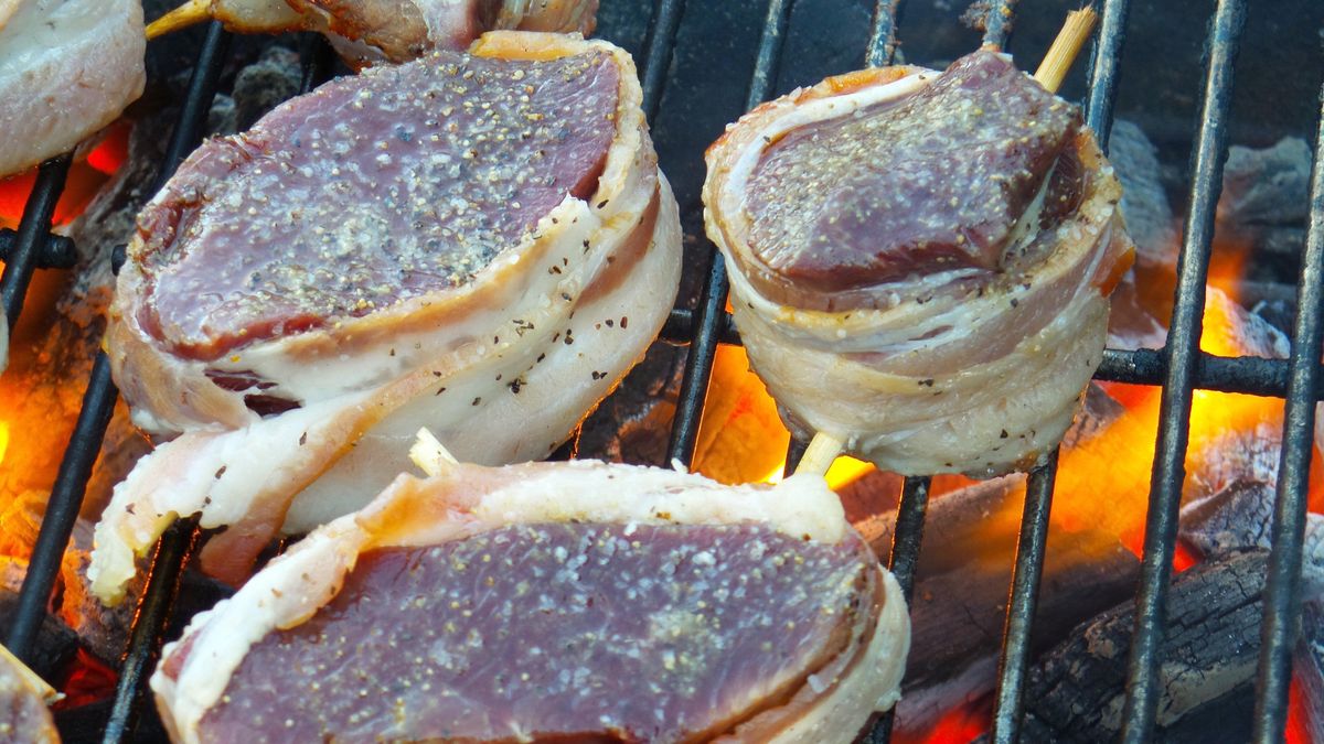 bacon-wrapped-grilled-elk-backstrap-recipe