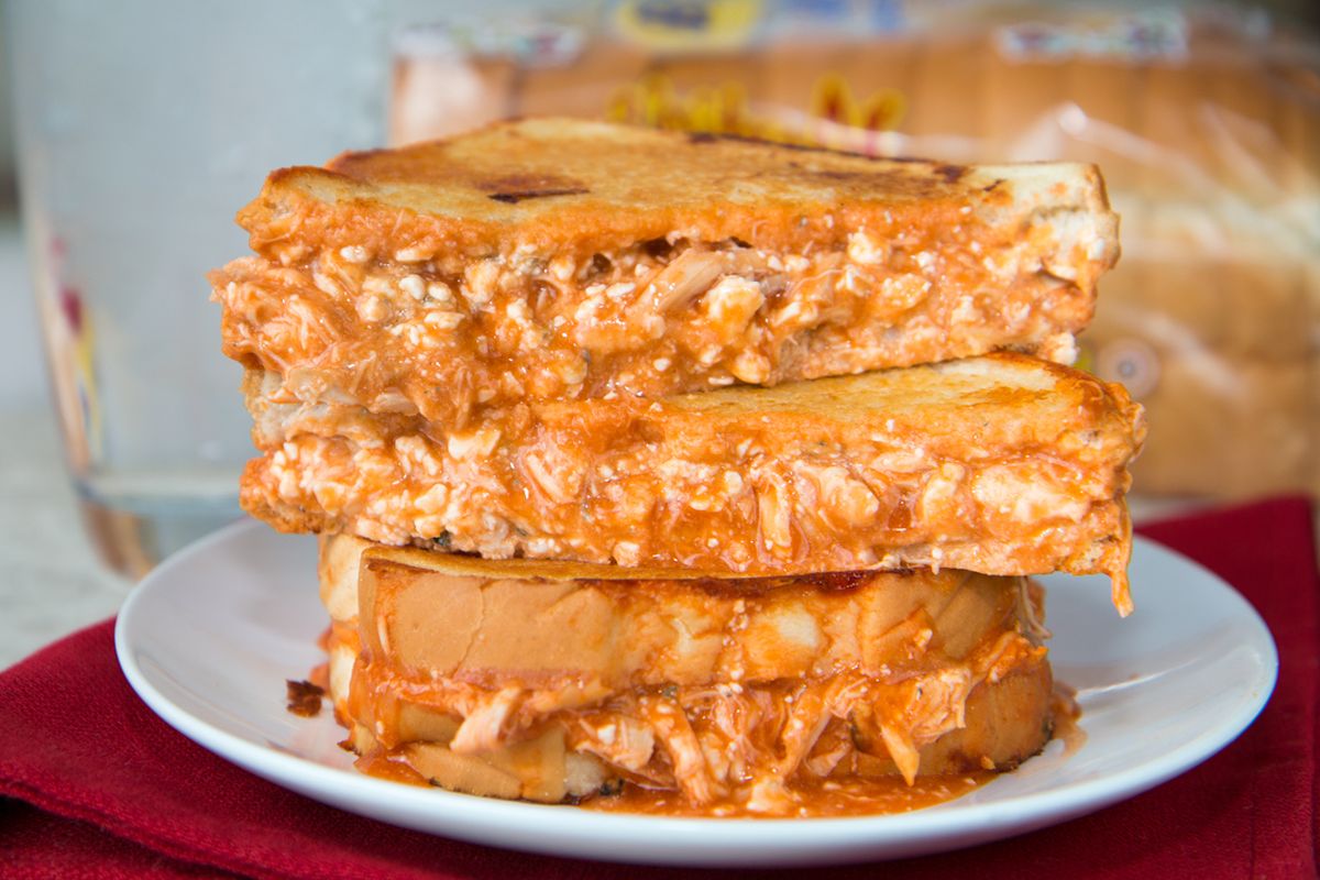 buffalo-chicken-grilled-cheese-sandwich-recipe