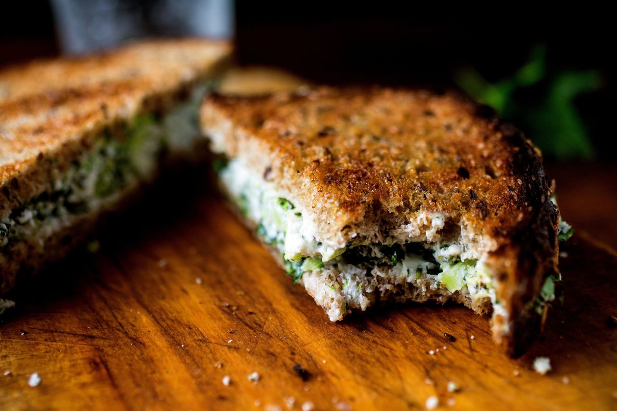 grilled-broccoli-and-cheese-sandwich-recipe