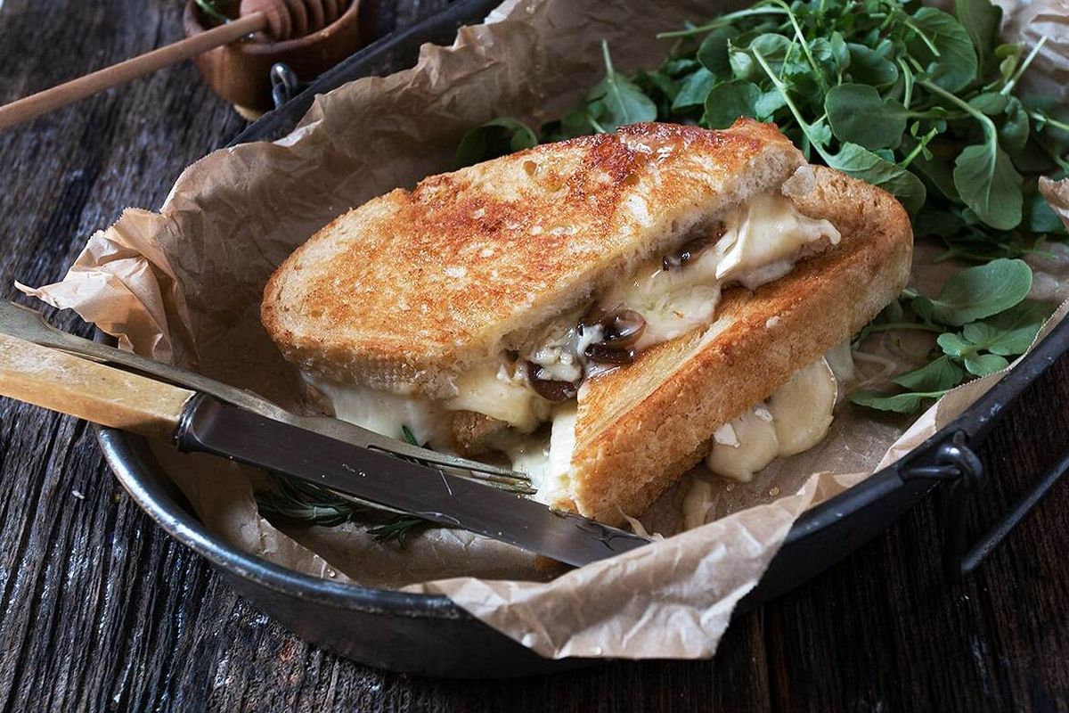 grilled-camembert-sandwich-recipe