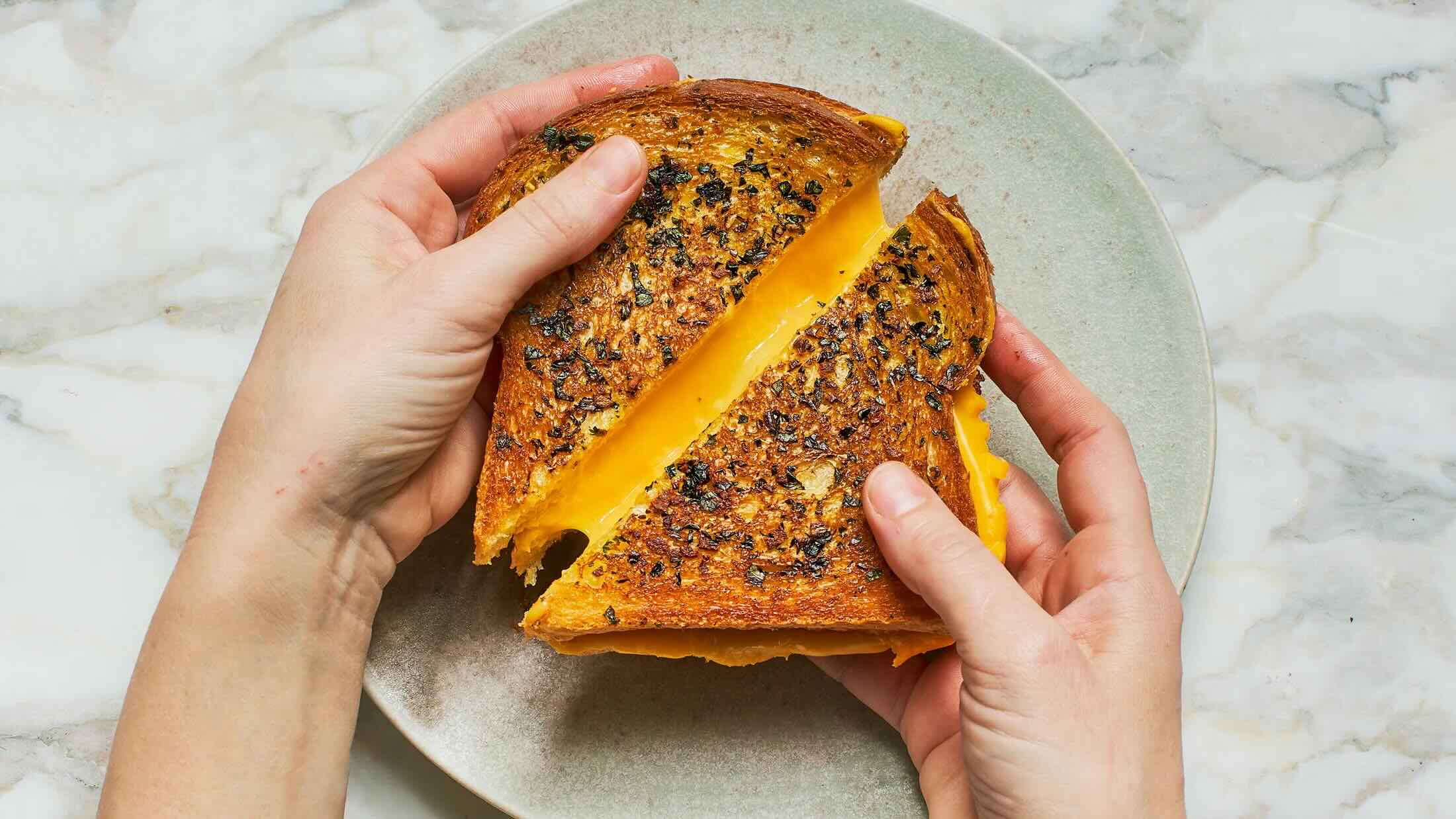 grilled-cheesy-garlic-bread-recipe