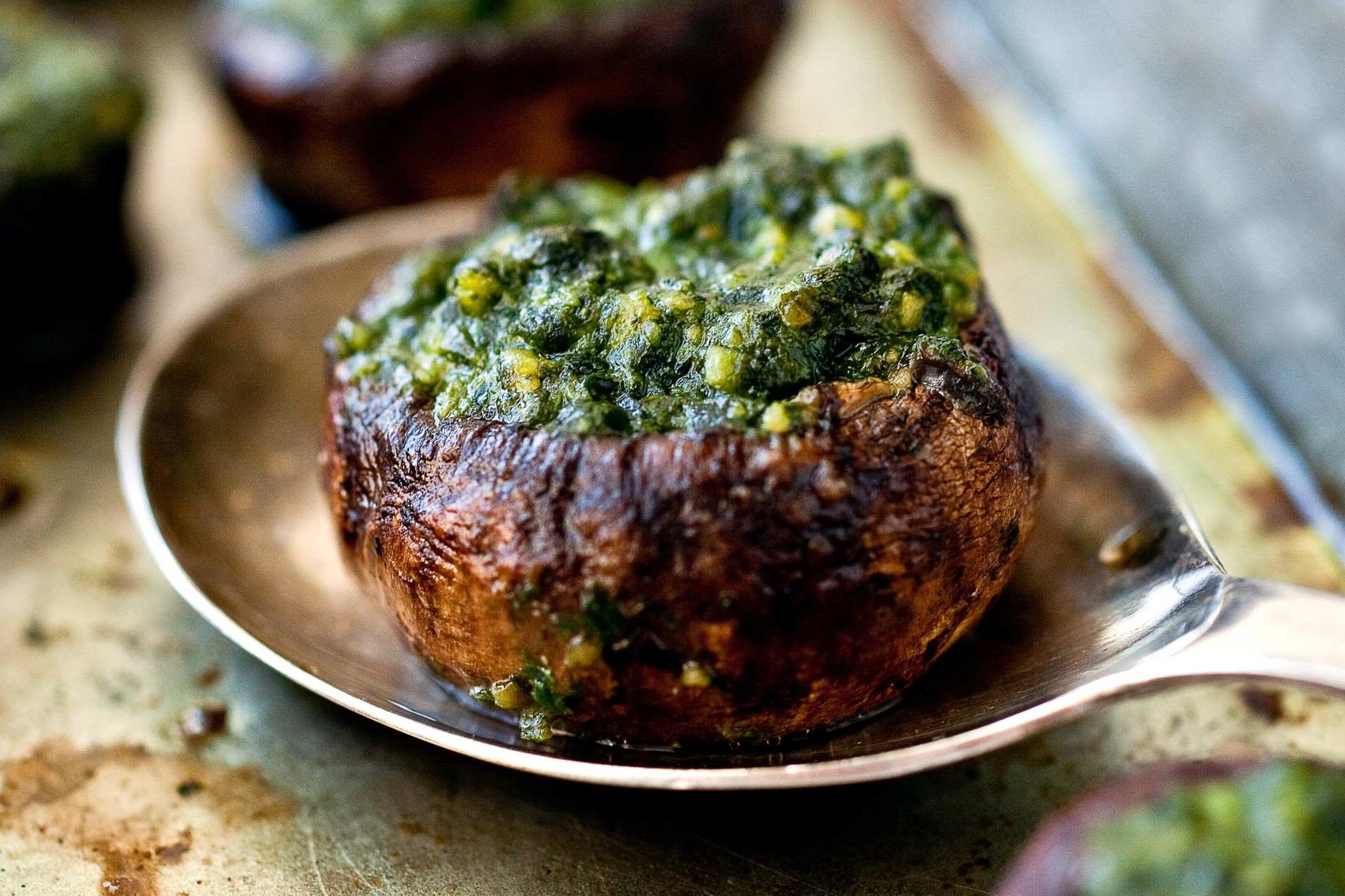 pesto-stuffed-grilled-portobellos-recipe