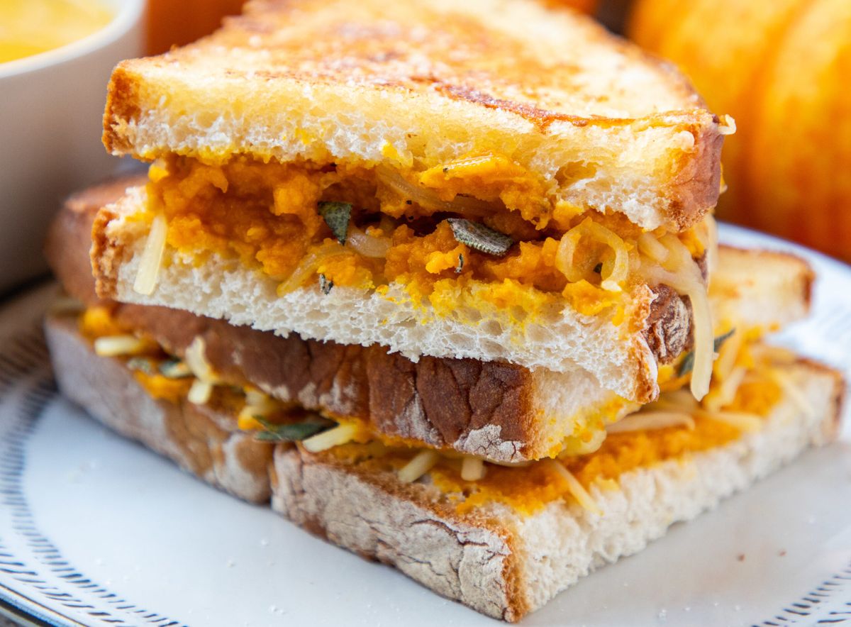 pumpkin-bread-grilled-cheese-sandwiches-recipe
