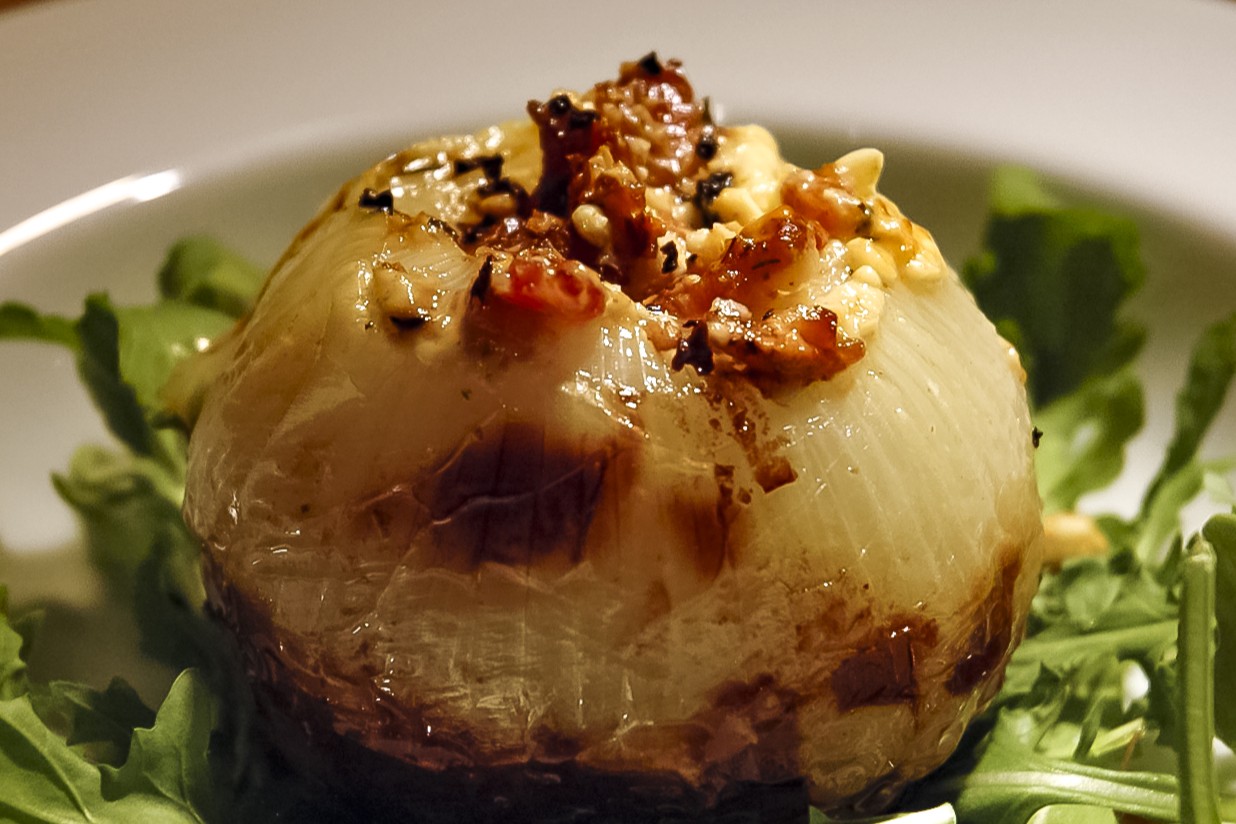 grilled-blue-cheese-stuffed-onions-recipe