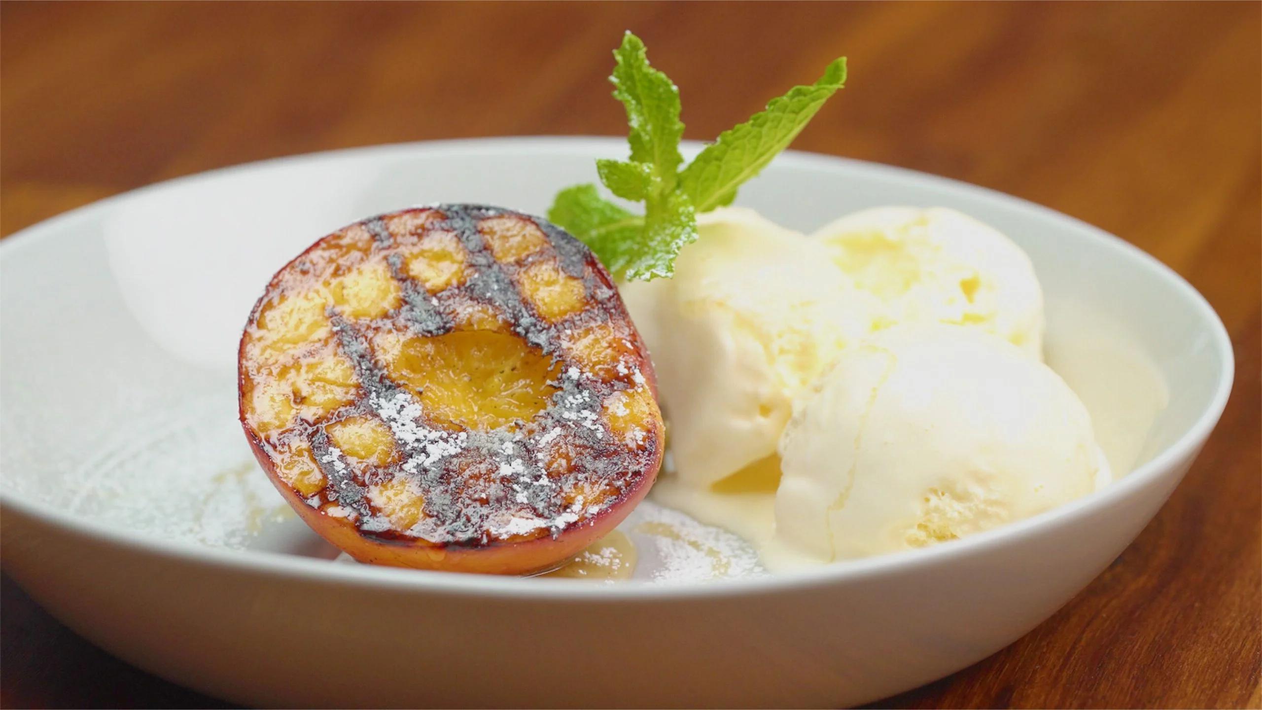 grilled-peaches-and-ice-cream-recipe