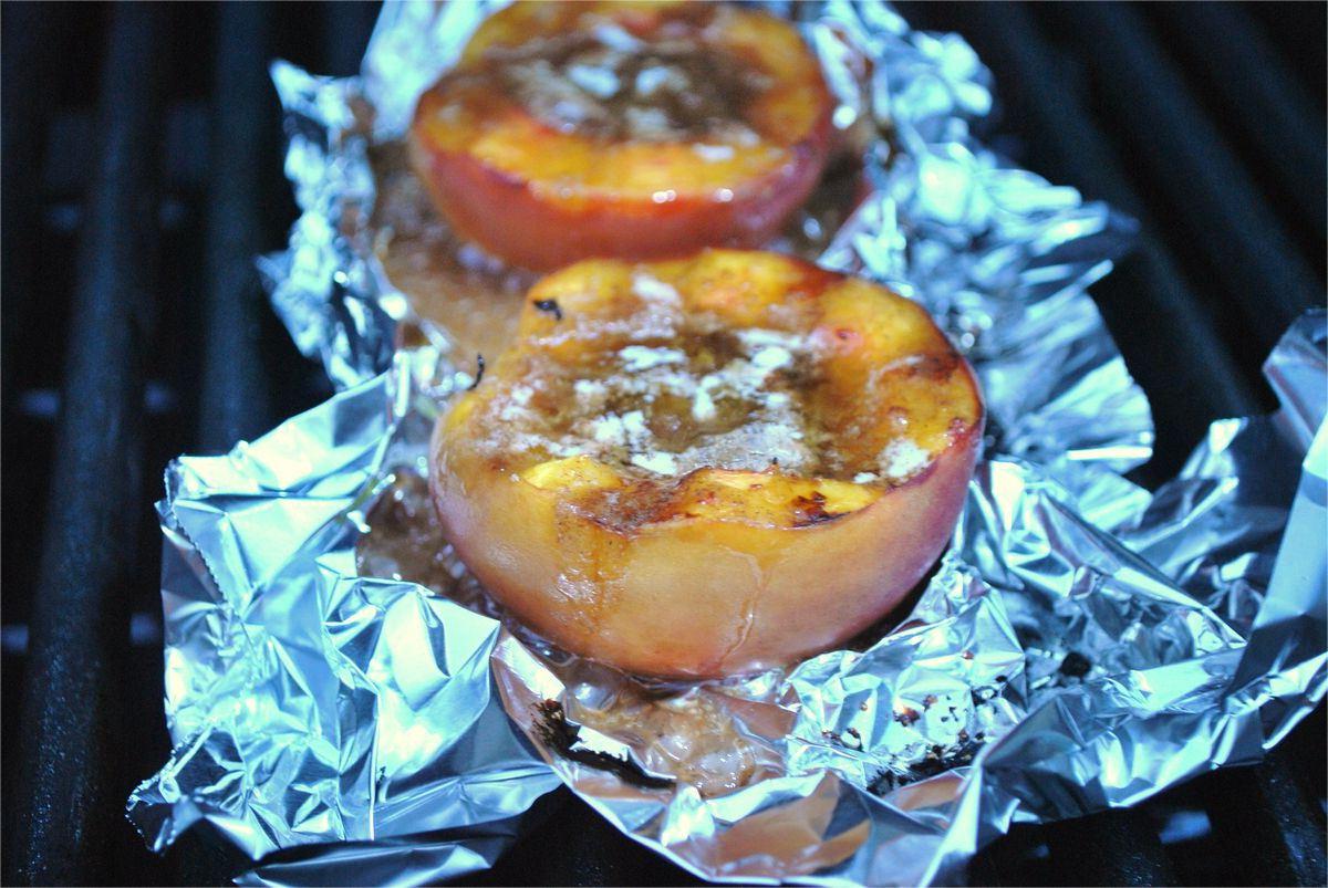 grilled-peaches-in-foil-recipe
